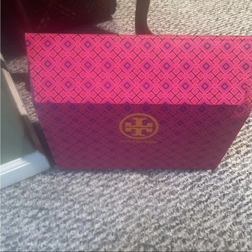 NWB Tory Burch Kira Thin Flip Flops, Size 8 Color Deep Purple 502 - Picture 9 of 11